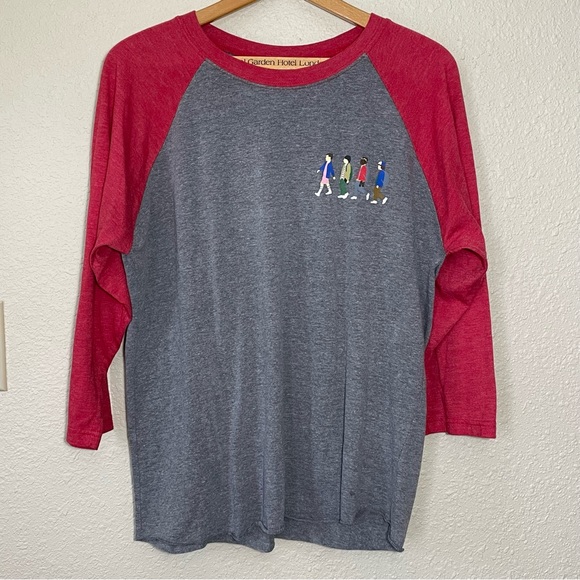 Stranger Things raglan baseball tee, Abbey Road themed graphic. Men’s large - Picture 2 of 5